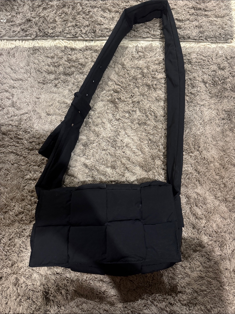 bottega veneta Quilted Black Shoulder Bag look alike magnetic caps to close